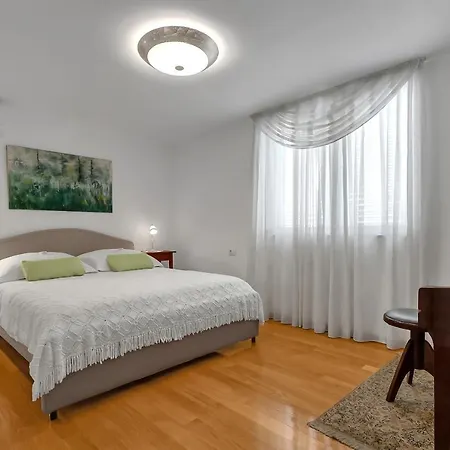 Dalmatia Oblutak Apartment Makarska
