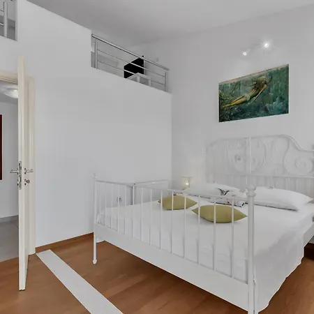 Dalmatia Oblutak Makarska